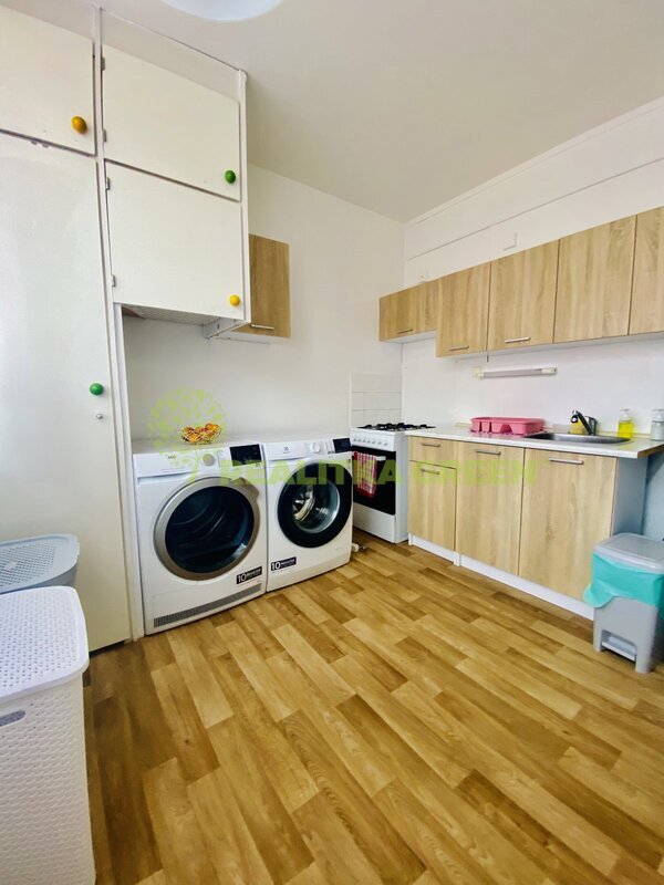 Pronájem bytu 1+1 s lodžií ve městě Otrokovice, CP 41m2