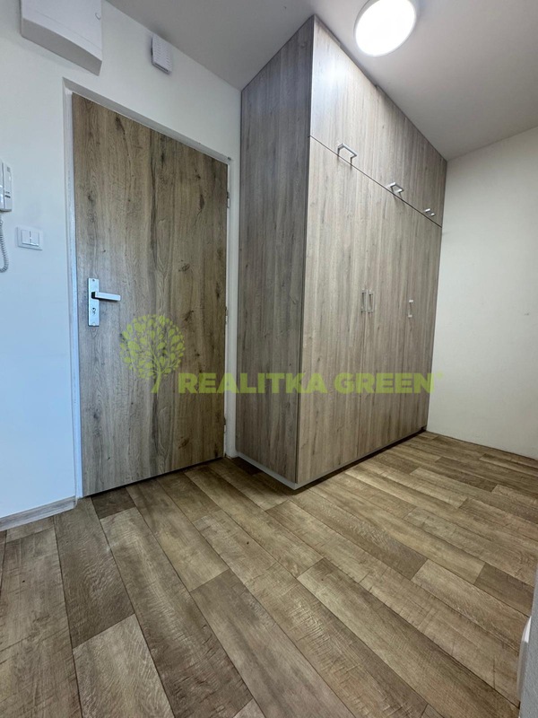 Pronájem bytu 1+1 Vsetín, ul. Jiráskova, 2 lodžie, CP 45 m2