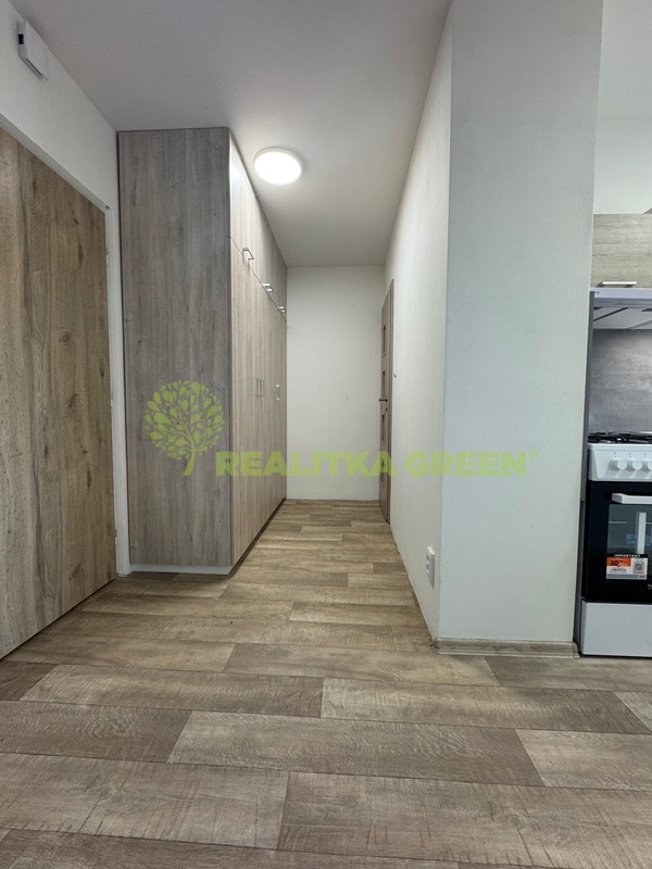 Pronájem bytu 1+1 Vsetín, ul. Jiráskova, 2 lodžie, CP 45 m2